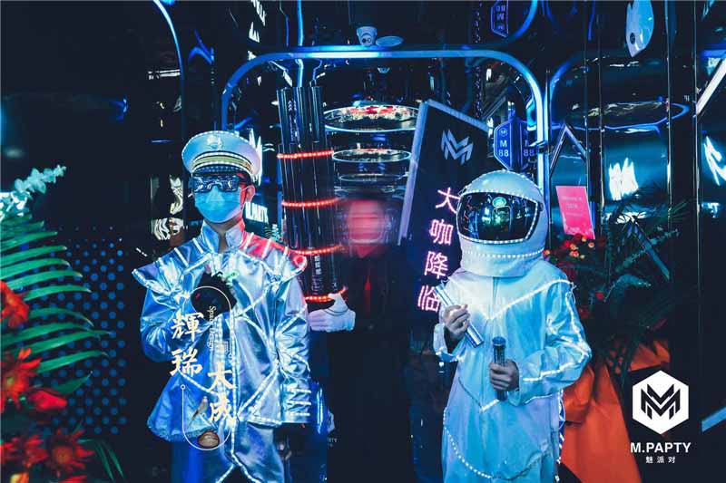 KTV設(shè)計(jì)現(xiàn)場(chǎng)氛圍烘托 KTV設(shè)計(jì)現(xiàn)場(chǎng)氛圍烘托